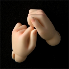 62cm hands make-up